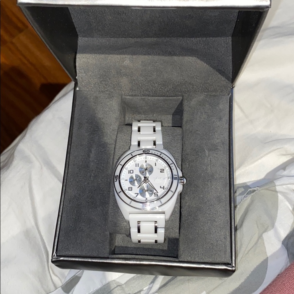 Crown designer white watch